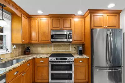 8 Possum Ridge Road, Newtown, CT 06470 - Photo 16