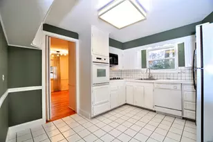 19 Seneca Rd, West Hartford, CT 06117 - Photo 18