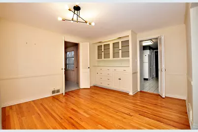 19 Seneca Road, West Hartford, CT 06117 - Photo 12