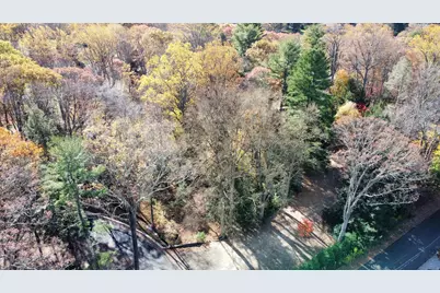 122 Brookwood Lane, New Canaan, CT 06840 - Photo 4