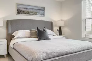 21 Heritage Ln, Woodbridge, CT 06525 - Photo 8