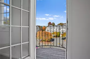 121 Paugusett Cir, Trumbull, CT 06611 - Photo 8