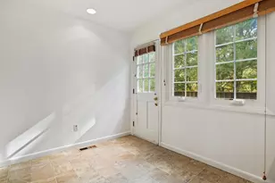 121 Paugusett Cir, Trumbull, CT 06611 - Photo 12