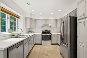 121 Paugusett Cir, Trumbull, CT 06611 - Photo 10