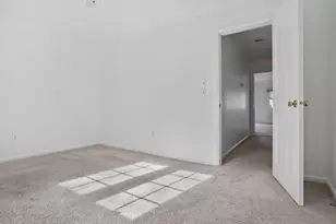 121 Paugusett Cir, Trumbull, CT 06611 - Photo 22