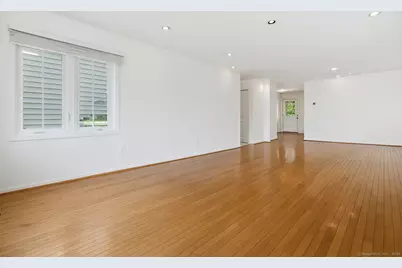 121 Paugusett Circle, Trumbull, CT 06611 - Photo 6