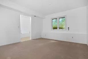 121 Paugusett Cir, Trumbull, CT 06611 - Photo 28