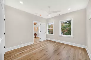 33 Middlebrook Pl, Fairfield, CT 06824 - Photo 20
