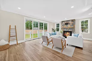 33 Middlebrook Pl, Fairfield, CT 06824 - Photo 12