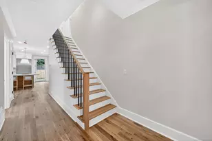 33 Middlebrook Pl, Fairfield, CT 06824 - Photo 16