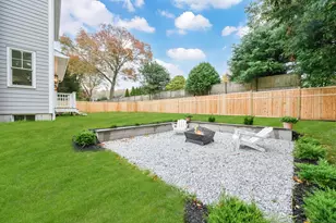 33 Middlebrook Pl, Fairfield, CT 06824 - Photo 34