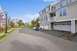 47 Warrington Round, Danbury, CT 06810 - Photo 28