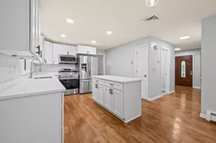 7 Woodmont Rd, Avon, CT 06001 - Photo 4