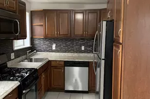 11 Bedford Ave, Norwalk, CT 06850 - Photo 4