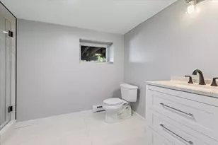 255 Maplewood Ave, Milford, CT 06460 - Photo 24