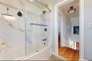 70 Lawlor St, Waterbury, CT 06708 - Photo 16