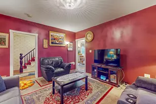 59 Elm St, Windsor Locks, CT 06096 - Photo 4