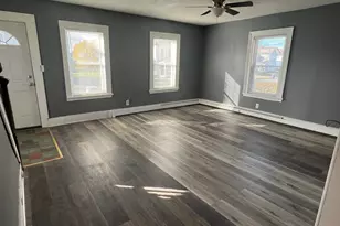 10 Russell St, Enfield, CT 06082 - Photo 4