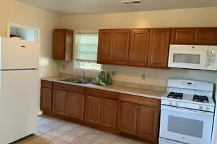 22 Oak St, Naugatuck, CT 06770 - Photo 4