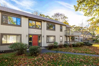 29 Harbour Village #D, Branford, CT 06405 - Photo 2