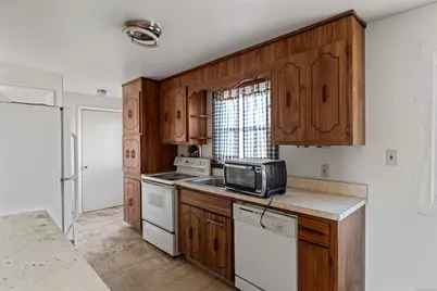 1800 Chopsey Hill Road, Bridgeport, CT 06606 - Photo 8