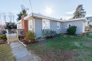 18 Bay St, Guilford, CT 06437 - Photo 2