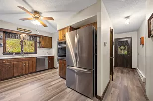 117 Stonefence Rd, Naugatuck, CT 06770 - Photo 4