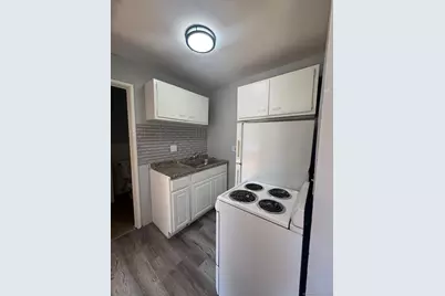 155 Birdseye Street #c7, Bridgeport, CT 06604 - Photo 1