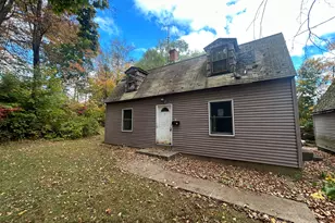 16 Deepwood Dr, Cheshire, CT 06410 - Photo 2