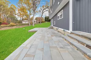 51 Tuckahoe Dr, Shelton, CT 06484 - Photo 4