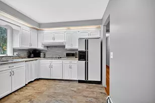 10 Oxcart Dr, Windsor, CT 06095 - Photo 14