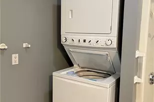 17 Heather Glen Ln, Groton, CT 06355 - Photo 2