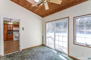 22 Pheasant Hill Dr, Enfield, CT 06082 - Photo 8