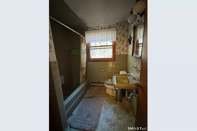 404 Woodland Street, Windsor Locks, CT 06096 - Photo 8