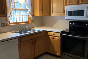 381 Chamberlain Hwy, Berlin, CT 06037 - Photo 10