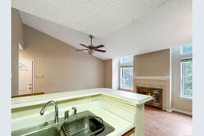 31 High Street #APT 11304, East Hartford, CT 06118 - Photo 6
