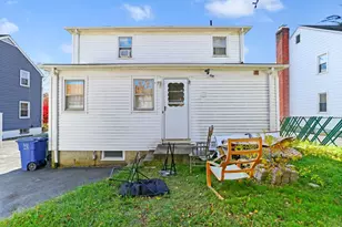 932 Thorme St, Bridgeport, CT 06606 - Photo 6