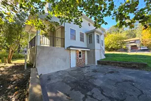 29 Courtland Ave, Waterbury, CT 06705 - Photo 2