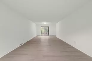 37 Orangewood W, Derby, CT 06418 - Photo 6