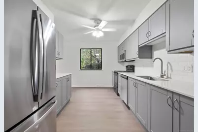 37 Orangewood West #37, Derby, CT 06418 - Photo 10