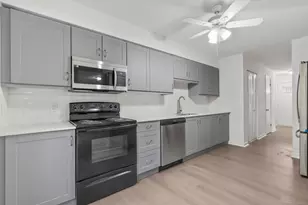 37 Orangewood W, Derby, CT 06418 - Photo 12