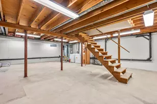 37 Orangewood W, Derby, CT 06418 - Photo 32