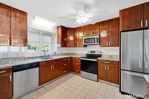 610 Sandstone Dr, South Windsor, CT 06074 - Photo 4