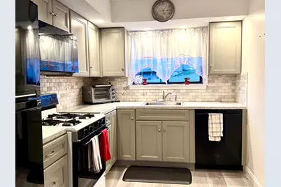 43 Brockton Court #43, Beacon Falls, CT 06403 - Photo 4