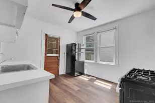 84 Dewey St, Bridgeport, CT 06605 - Photo 6