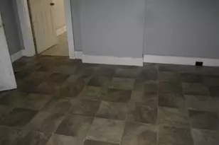 13 Hampshire St, Holyoke, MA 01014 - Photo 6