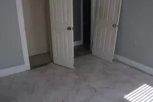 13 Hampshire St, Holyoke, MA 01014 - Photo 8