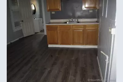 13 Hampshire Street, Holyoke, MA 01014 - Photo 12