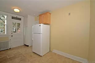 5A Robin Rd, West Hartford, CT 06119 - Photo 8