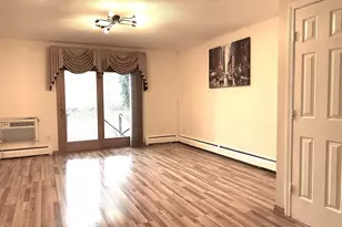 31 Locust Cir, Rocky Hill, CT 06067 - Photo 6